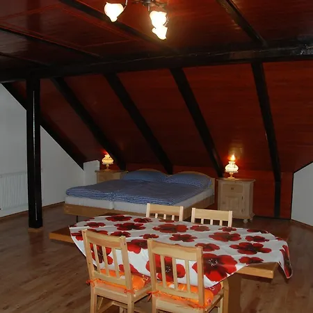 Nadějov 3*
